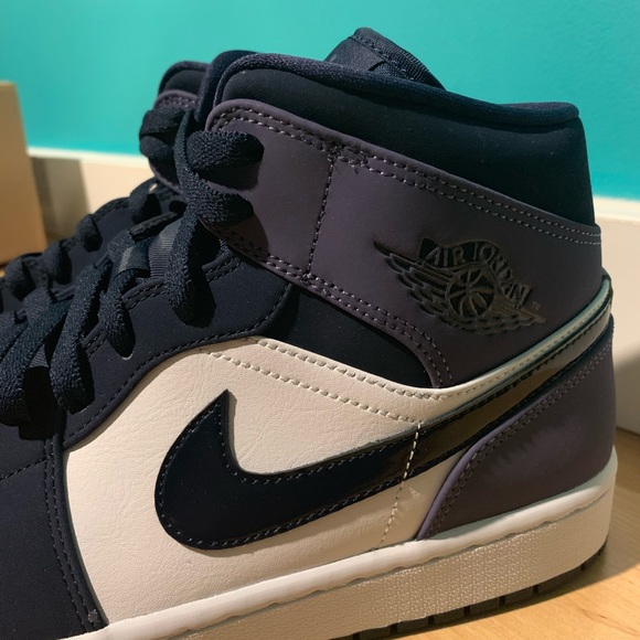 Nike Air Jordan 1 Mid 🚨SOLD🚨 - Picture 4 of 6